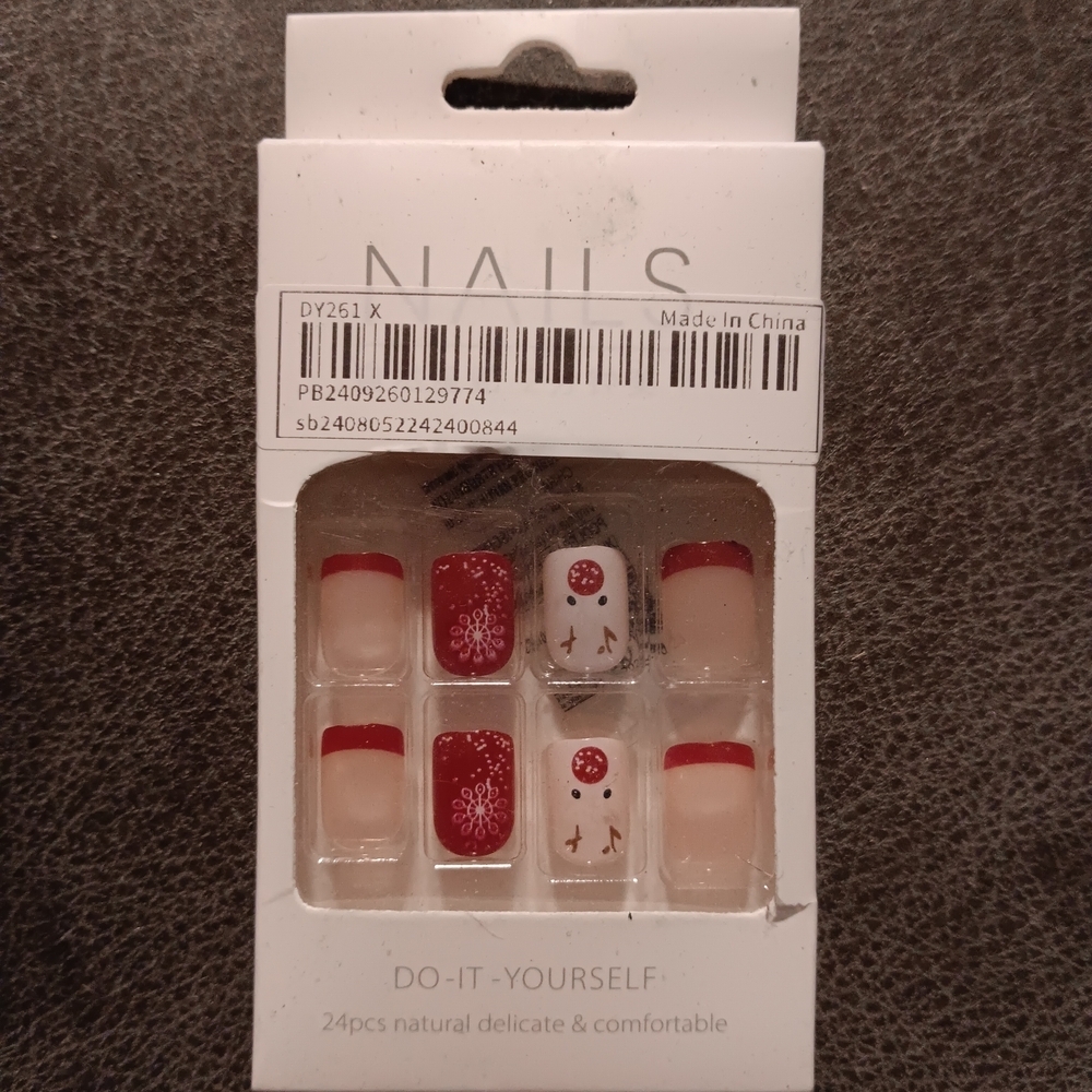 Red and White DIY Fake Nail Set